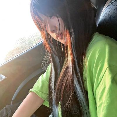 橘衫男子
